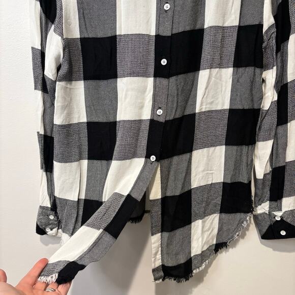 Bella Dahl Black & White Plaid Button Front Blouse Raw Hem Medium 100% Rayon - Picture 7 of 8